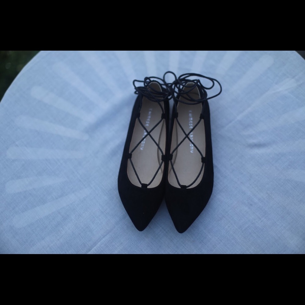 Chinese Laundry flats